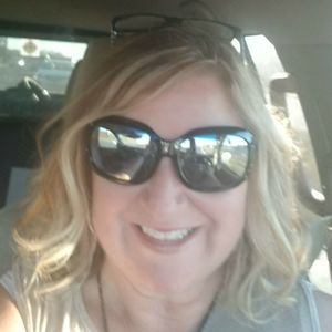 Meet your Posher, Desiree